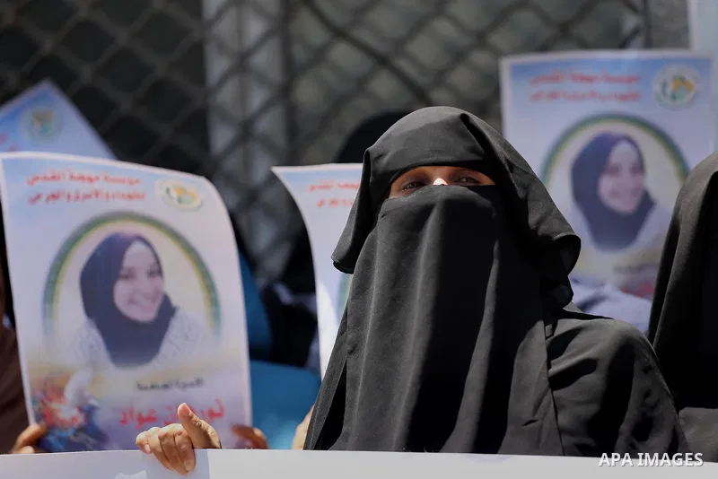 Palestinian women take part in a protest to show solidarity with Palestinian female prisoners held in Israeli jails, in Gaza city on June 08, 2017. Photo by Mohammed Asad