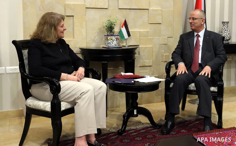 Palestinian Prime Minister Rami Hamdallah meets with delegation from the US agency for international development (USAID), in the West Bank city of Ramallah on June 08, 2017. Photo by Prime Minister Office