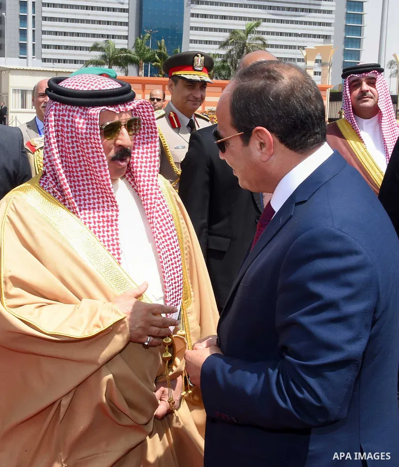 Egyptian President Abdel Fattah Sisi bids farewell to King of Bahrain Hamad bin Issa al-Khalifa at Cairo International Airport in Cairo on June 9, 2017. Photo by Egyptian President Office