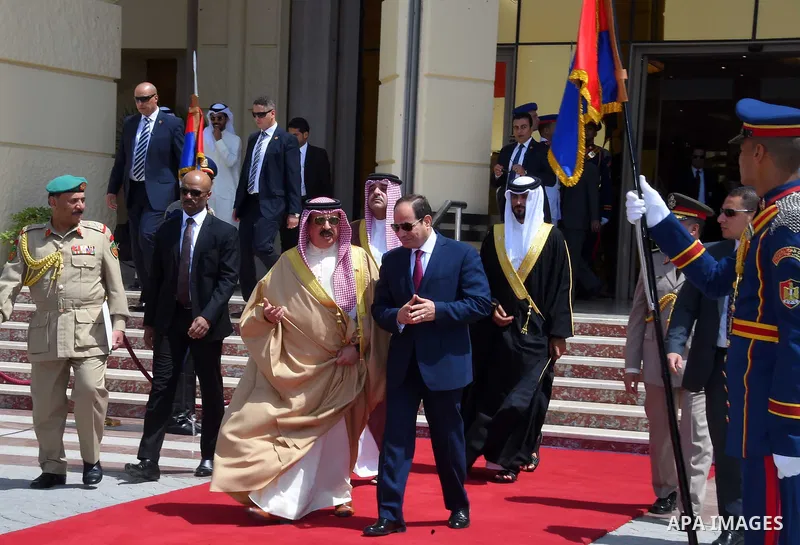 Egyptian President Abdel Fattah Sisi bids farewell to King of Bahrain Hamad bin Issa al-Khalifa at Cairo International Airport in Cairo on June 9, 2017. Photo by Egyptian President Office