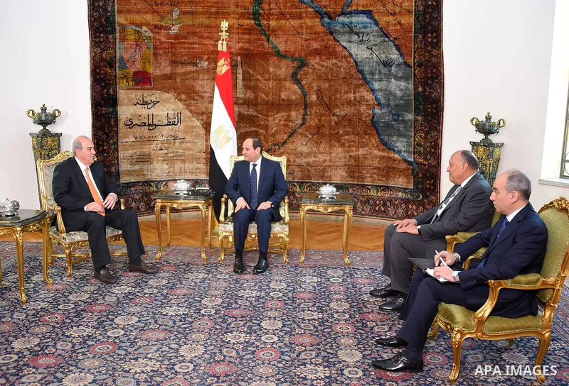 Egyptian President Abdel Fattah al-Sisi meets with Iraq's Vice President Iyad Allawi, in Cairo, Egypt, on June 14, 2017. Photo by Egyptian President Office