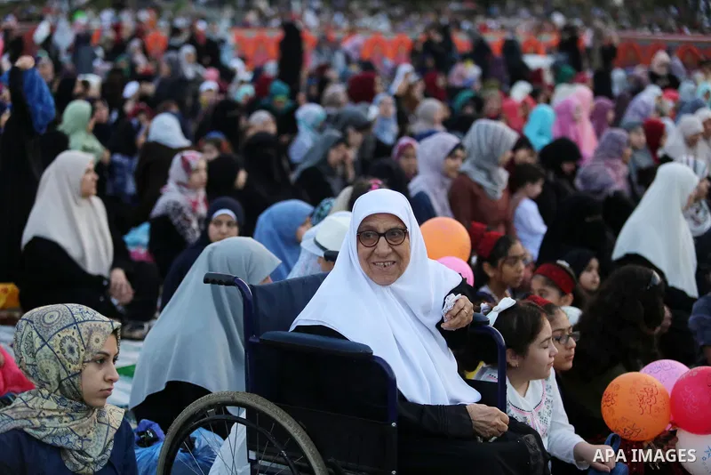 Palestinian Muslim women perform Eid al-Fitr prayers in Gaza City June 25, 2017. Eid al-Fitr marks the end of Muslim's holy fasting month of Ramadan when faithfuls abstain from eating, drinking, smoking and sexual activi...