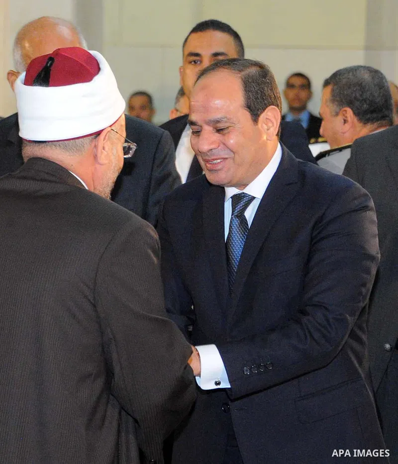 Egyptian President Abdel Fattah al-Sisi performs the morning prayer of Eid al-Fitr holiday which marks the end of the Muslim holy month of Ramadan, in Cairo, Egypt, on June 25, 2017. Photo by Egyptian President Office