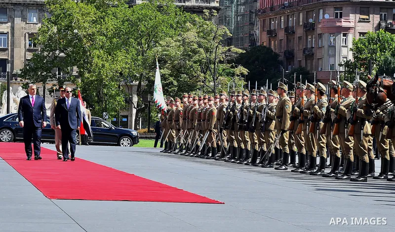 Egyptian President Abdel Fattah al-Sisi and Hungarian Prime Minister Viktor Orban review the honor guards in Budapest, Hungary on July 3, 2017. Photo by Egyptian President Office