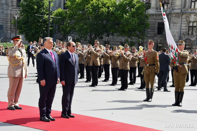 Egyptian President Abdel Fattah al-Sisi and Hungarian Prime Minister Viktor Orban review the honor guards in Budapest, Hungary on July 3, 2017. Photo by Egyptian President Office