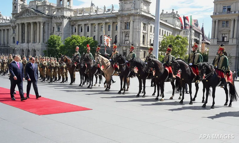 Egyptian President Abdel Fattah al-Sisi and Hungarian Prime Minister Viktor Orban review the honor guards in Budapest, Hungary on July 3, 2017. Photo by Egyptian President Office