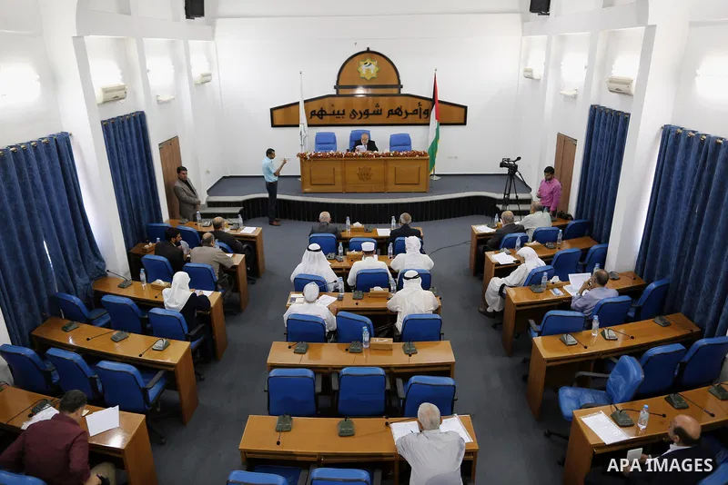 Deputy of the Legislative Council, Ahmed Bahar, speaks during a meeting with members of the Legislative Council from Hamas movement in Gaza city on July 5, 2017. Photo by Ashraf Amra