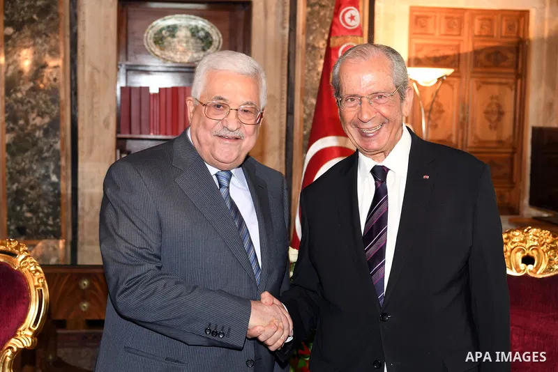 Palestinian President Mahmoud Abbas meets with Tunisian parliament speaker Mohammed Nasser in Tunis, on July 7, 2017. Abbas is on 2 day official visit to Tunisia. Photo by Thaer Ganaim