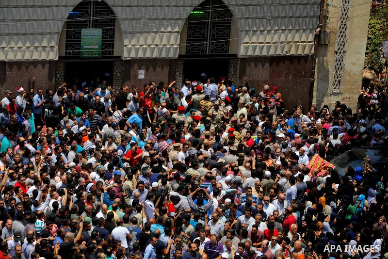 Egyptians attend the funeral of officer Khaled al-Maghrabi, who was killed during a suicide bomb attack on an army checkpoint in Sinai, in his hometown Toukh, Al Qalyubia Governorate, north of Cairo, Egypt 8 July, 2017....