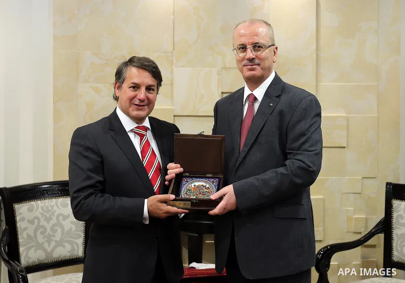 Palestinian Prime Minister Rami Hamdallah meets with Portugal's representative to Palestine Pedro Abreu, at his office in the West Bank city of Ramallah, on July 09, 2017. Photo by Prime Minister Office