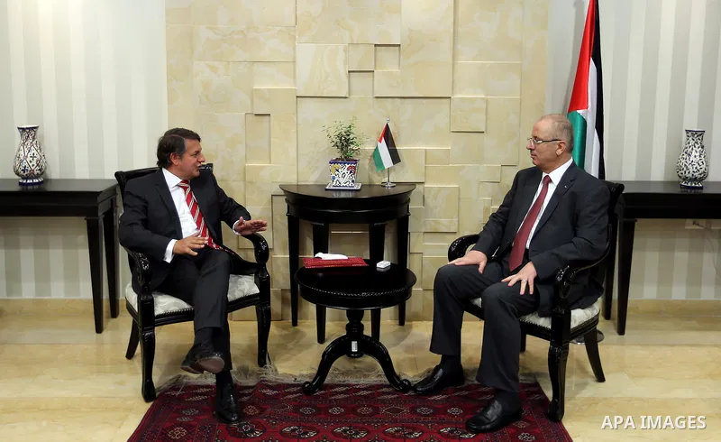 Palestinian Prime Minister Rami Hamdallah meets with Portugal's representative to Palestine Pedro Abreu, at his office in the West Bank city of Ramallah, on July 09, 2017. Photo by Prime Minister Office