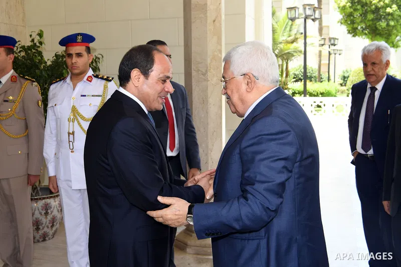 Palestinian President Mahmoud Abbas meets with Egyptian President Abdel Fattah al-Sisi in Cairo, Egypt, on July 9, 2017. Photo by Thaer Ganaim