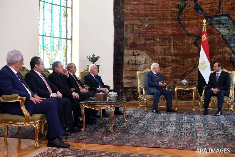 Palestinian President Mahmoud Abbas meets with Egyptian President Abdel Fattah al-Sisi in Cairo, Egypt, on July 9, 2017. Photo by Thaer Ganaim