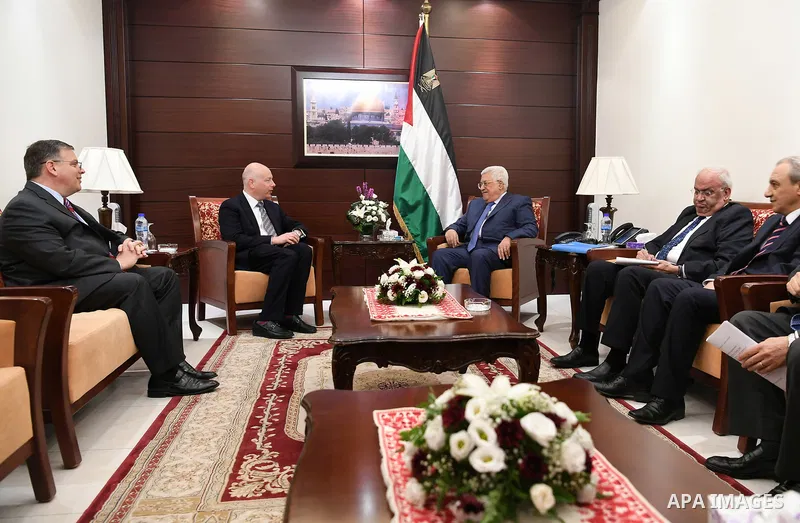 Palestinian President Mahmoud Abbas meets with U.S. President Donald Trump's Middle East envoy, Jason Greenblatt, at his office, in the West Bank city of Ramallah on July 13, 2017. Photo by Osama Falah