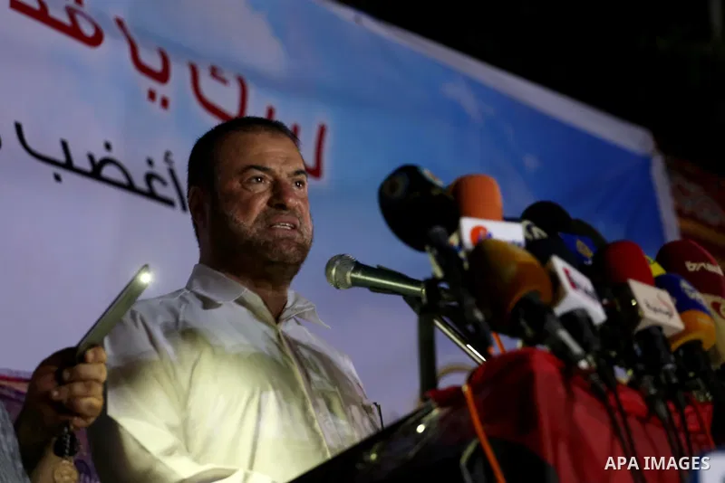 Senior Hamas leader Fathi Hammad speaks during a protest against the recent closure of the Al-Aqsa Mosque compound by Israel, in Gaza City on July 17, 2017. Photo by Mohammed Asad