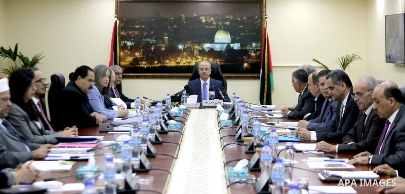 Palestinian Prime Minister, Rami Hamdallah, chairs a meeting of council ministers, in the West Bank city of Ramallah, on July 18, 2017. Photo by Prime Minister Office