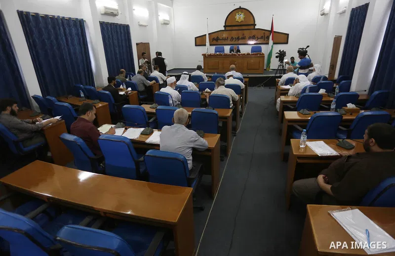 Deputy of the Legislative Council, Ahmed Bahar, speaks during a meeting with members of the Legislative Council from Hamas movement in Gaza City on July 19, 2017. Photo by Mohammed Asad