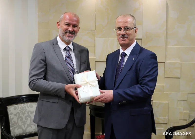 Palestinian Prime minister Rami Hamadallah meets with a Belgian consul, in the West Bank city of Ramallah,on July 20, 2017. Photo by Prime Minister Office