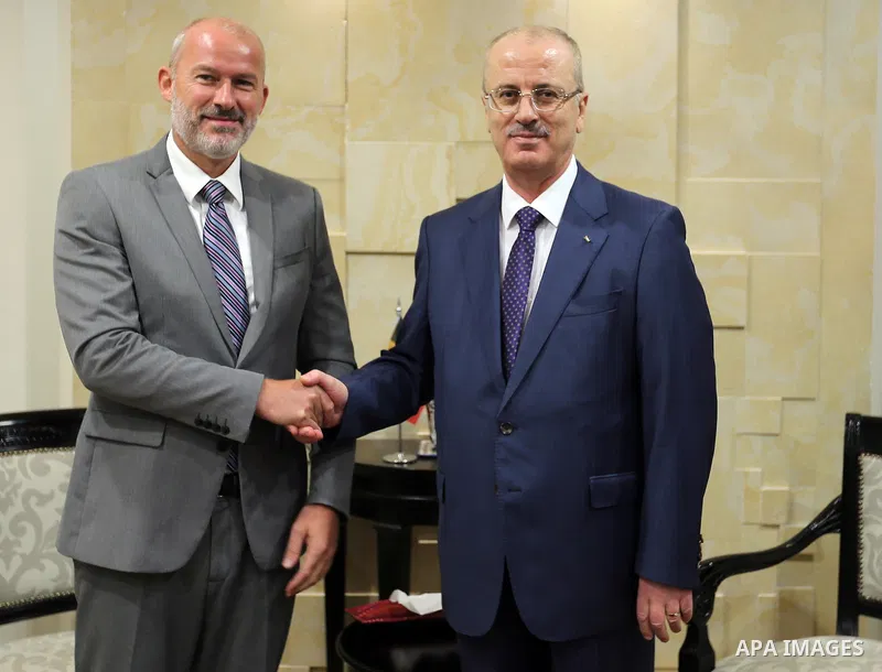 Palestinian Prime minister Rami Hamadallah meets with a Belgian consul, in the West Bank city of Ramallah,on July 20, 2017. Photo by Prime Minister Office