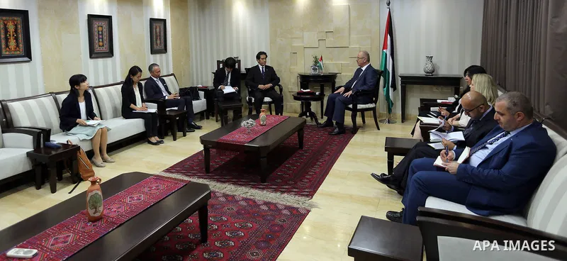 Palestinian Prime minister Rami Hamadallah meets with Member of the Japanese House of Representatives Isawa Ishiroa, in the West Bank city of Ramallah,on July 20, 2017. Photo by Prime Minister Office