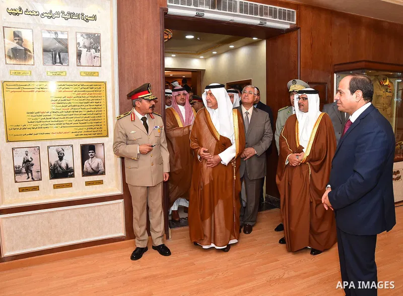 Egyptian President Abdel Fattah al-Sisi rides a vehicle with Arab leaders Sheikh Mohammed bin Zayed, Crown Prince of Abu Dhabi, Salman Bin Hamad Al Khalifa, Crown Prince of Bahrain, Prince Khalid Al-Faisal, Governor of M...