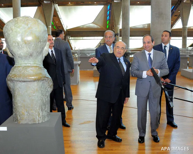 Egyptian President Abdel Fattah al- Sisi visits Alexandria Library, in Alexandria , Egypt, on July 25, 2017. Photo by Egyptian President Office