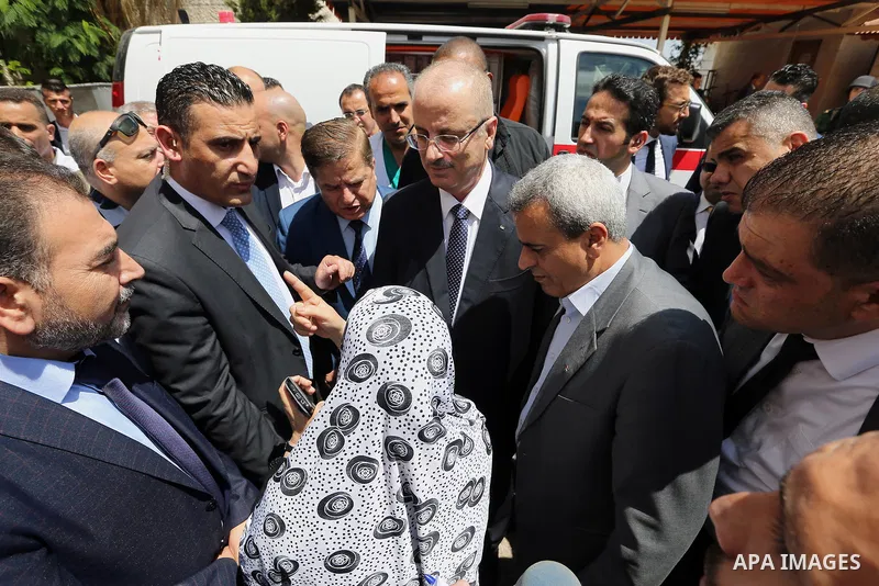 Palestinian Prime Minister Rami Hamdallah visits Darwish Nazal governmental hospital in the West Bank city of Qalqilya, on July 29, 2017. Photo by Prime Minister Office