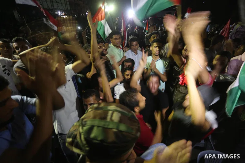 Palestinian demonstrators take part in protest to show their solidarity with Egyptian people, in Gaza City, on August 5, 2017. Photo by Mohammed Asad