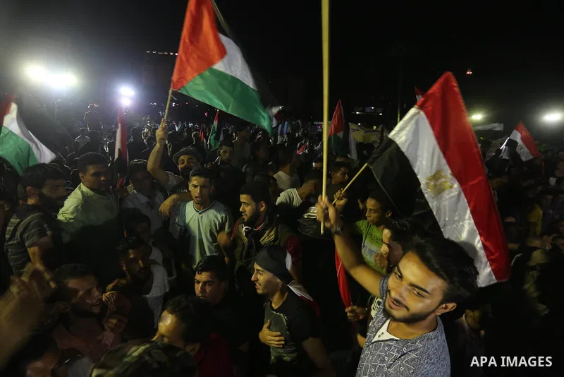 Palestinian demonstrators take part in protest to show their solidarity with Egyptian people, in Gaza City, on August 5, 2017. Photo by Mohammed Asad