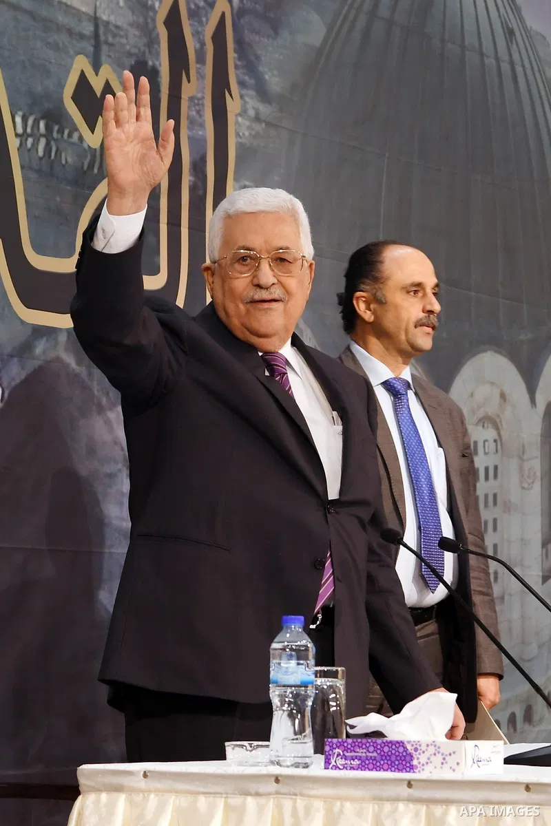Palestinian President Mahmoud Abbas meets with the delegation of the people of Jerusalem in the West Bank city of Ramallah, on August 5, 2017. Photo by Thaer Ganaim