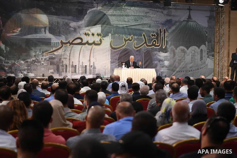 Palestinian President Mahmoud Abbas meets with the delegation of the people of Jerusalem in the West Bank city of Ramallah, on August 5, 2017. Photo by Thaer Ganaim