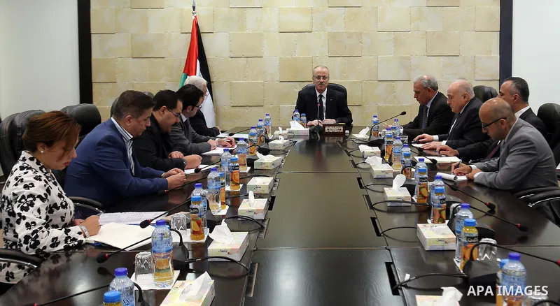 Palestinian Prime Minister, Rami hamdallah, chairs Meeting of the Crisis Plan and Challenges Committee, in the West Bank city of Ramallah on August 16, 2017. Photo by Prime Minister Office