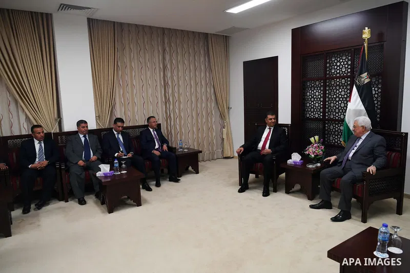 Palestinian President Mahmoud Abbas meets with Jordanian Minister of Agriculture, at his headquarter, in the West Bank city of Ramallah, on August 16, 2017. Photo by Thaer Ganaim