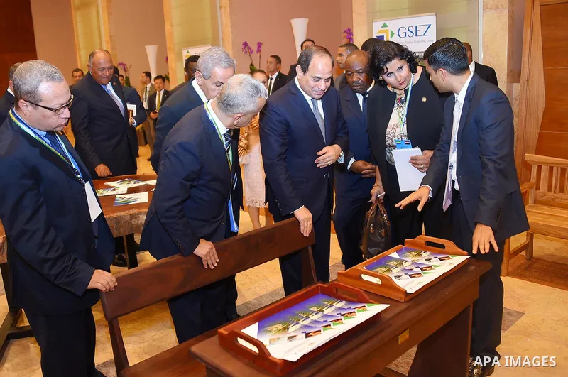Egyptian President Abdel Fattah al-Sisi and Gabon's President Ali Bongo visit Gabonese wood exhibition in Libreville on August 16, 2017. Photo by Egyptian President Office