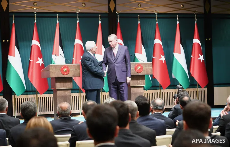 Turkish President Tayyip Erdogan and Palestinian President Mahmoud Abbas hold a joint press conference following their meeting in Ankara, Turkey, August 28, 2017. Photo by Osama Falah
