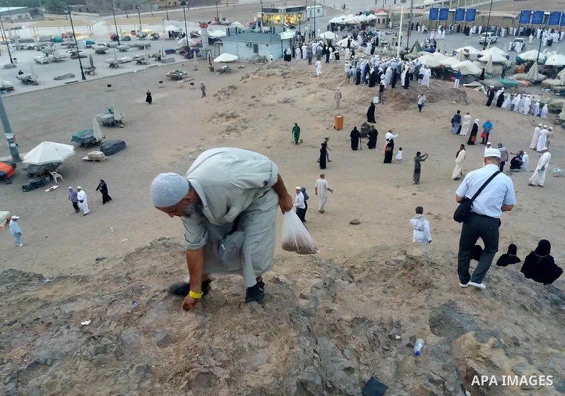 Muslim pilgrims visit the holy Mount Uhud, site of the second battle between Muslim and Meccan forces and Archers Hill at Uhud, after their duty of pilgrimage, in Medina, Saudi Arabia on September 9, 2017. Photo by Moham...