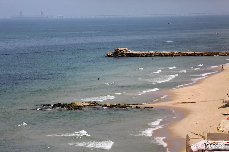 A general view shows the Gaza beach in the north west of Gaza city, on September 13, 2017. Photo by Mohammed Asad