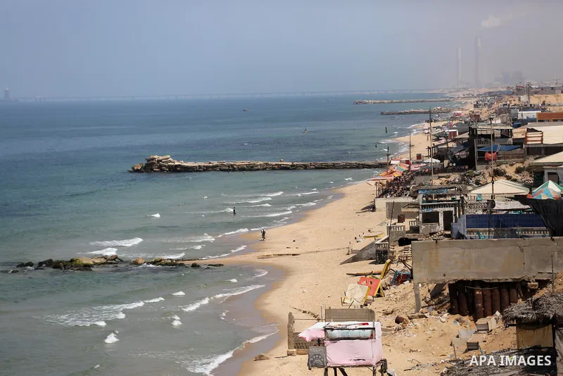 A general view shows the Gaza beach in the north west of Gaza city, on September 13, 2017. Photo by Mohammed Asad
