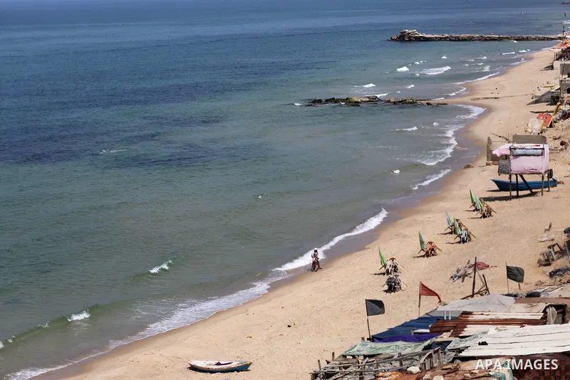 A general view shows the Gaza beach in the north west of Gaza city, on September 13, 2017. Photo by Mohammed Asad