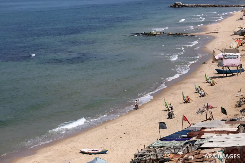 A general view shows the Gaza beach in the north west of Gaza city, on September 13, 2017. Photo by Mohammed Asad