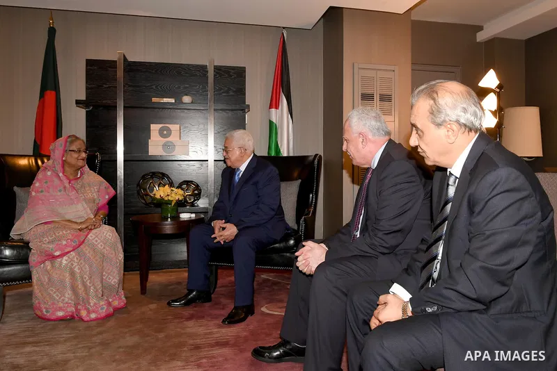 Palestinian President Mahmoud Abbas meets with Bangladesh Prime Minister Hasina Wajid, in New York City, U.S. September 18, 2017. Photo by Osama Falah