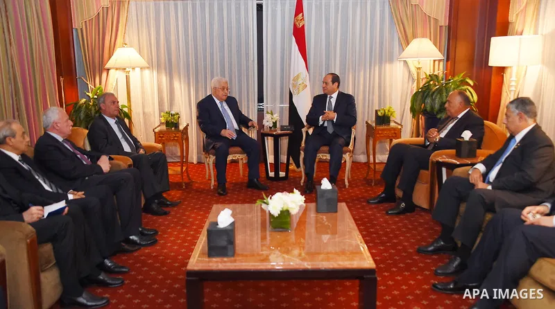 Egyptian President Abdel Fattah al-Sisi, meets with Palestinian President Mahmoud Abbas, in New York City, U.S. September 18, 2017. Photo by Egyptian President Office