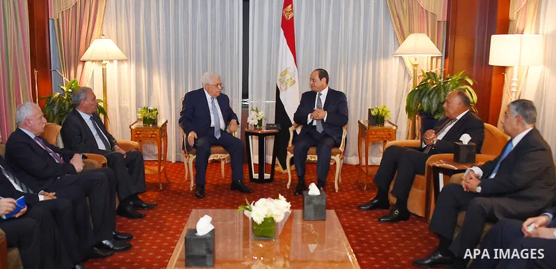 Egyptian President Abdel Fattah al-Sisi, meets with Palestinian President Mahmoud Abbas, in New York City, U.S. September 18, 2017. Photo by Egyptian President Office