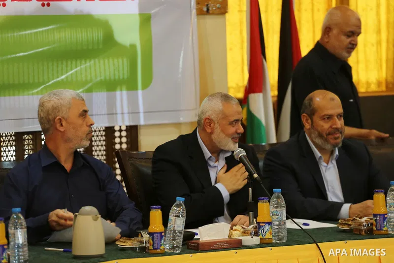 Hamas Chief Ismail Haniyeh and Yahya Sinwar the new leader of the Hamas Islamist movement in the Gaza Strip attend a meeting with leaders of Palestinian factions in Gaza City on September 25, 2017. Photo by Mohammed Asad