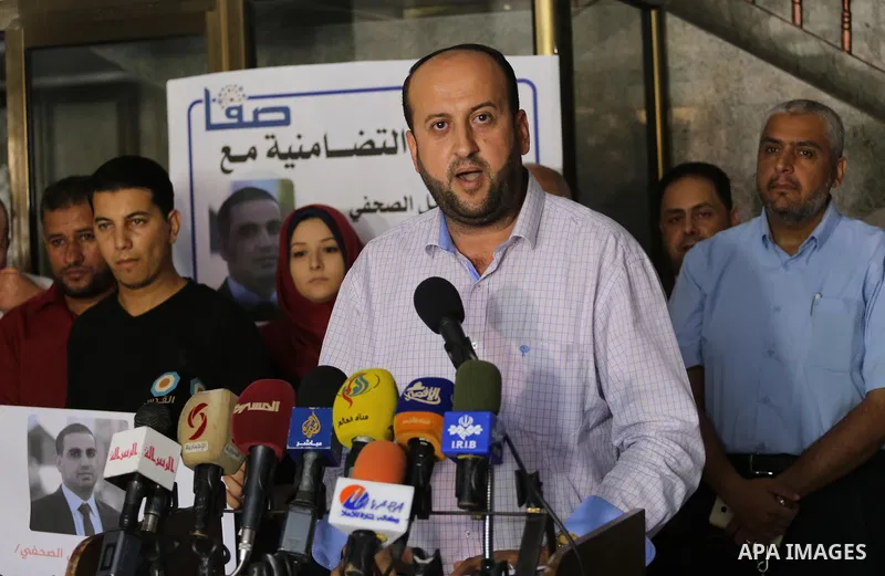 Palestinian Journalists take part in a protest against the arrest of journalists in the West Bank, in Gaza city, on September 28, 2017. Photo by Mohammed Asad