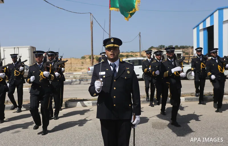 Palestinian honor guards wait for the arrival of Palestinian Prime Minister Rami Hamdallah and his government at Erez crossing in the northern Gaza Strip, on October 2, 2017. Hamdallah is on on his first visit to the Gaz...