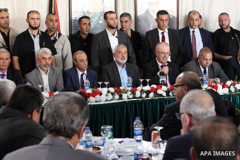 Palestinian Prime Minister Rami Hamdallah meets with Hamas' overall leader Ismail Haniya and Egyptian mediatoer in Gaza city on October 2, 2017. Palestinian prime minister Rami Hamdallah arrived in Gaza for his first vis...