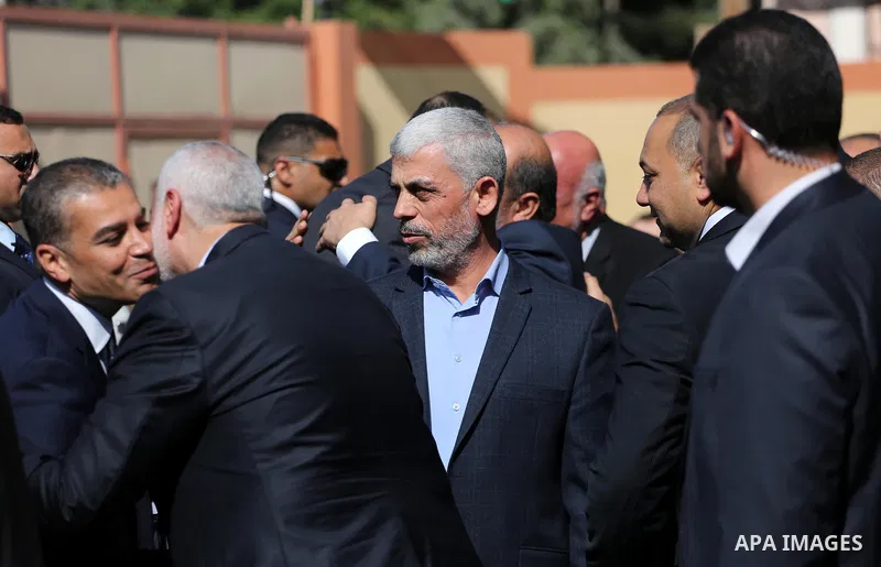 Palestinian Hamas Chief Ismail Haniyeh welcomes to Egyptian intelligence delegation before a meeting with Egyptian intelligence Minister Khaled Fawzi in Gaza City October 3, 2017. Photo by Mohammed Asad