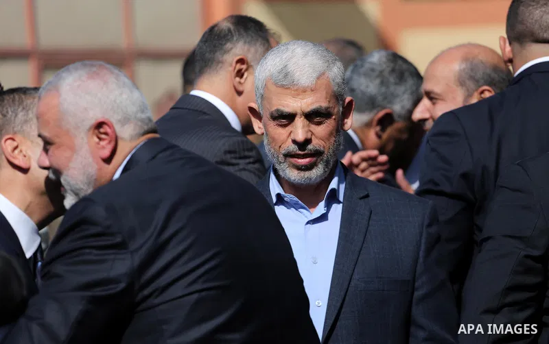 Palestinian Hamas Chief Ismail Haniyeh welcomes to Egyptian intelligence delegation before a meeting with Egyptian intelligence Minister Khaled Fawzi in Gaza City October 3, 2017. Photo by Mohammed Asad