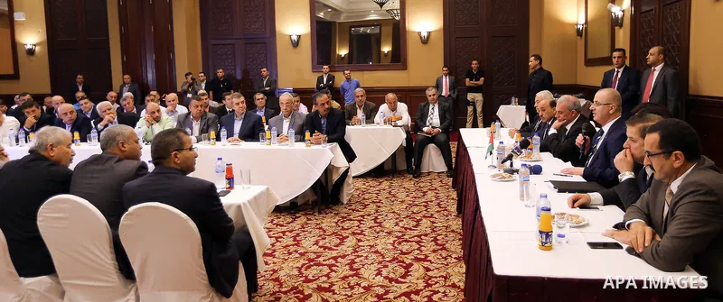 Palestinian Prime minister, Rami Hamadallah, meets with members of the Palestinian Businessmen Association, in Gaza city on October 4, 2017. Photo by Prime Minister Office